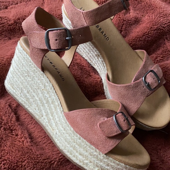 Lucky Brand Platform Sandals (Pink Suede) - Picture 4 of 4